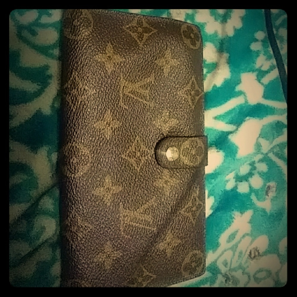 Louis Vuitton malletier clasp wallet